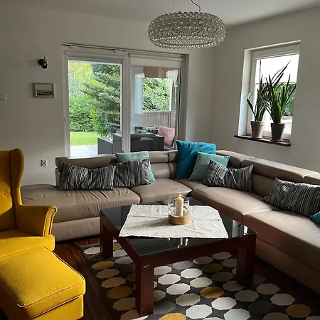Dom Z Ogrodem W Krakowie Villa Krakau