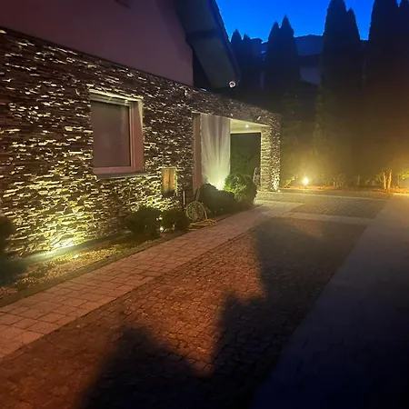 Dom Z Ogrodem W Krakowie Villa Krakau